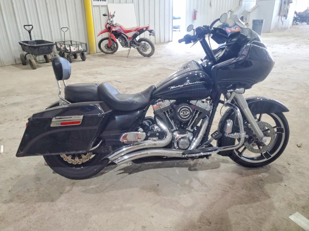 Salvage Harley-Davidson Fl Image