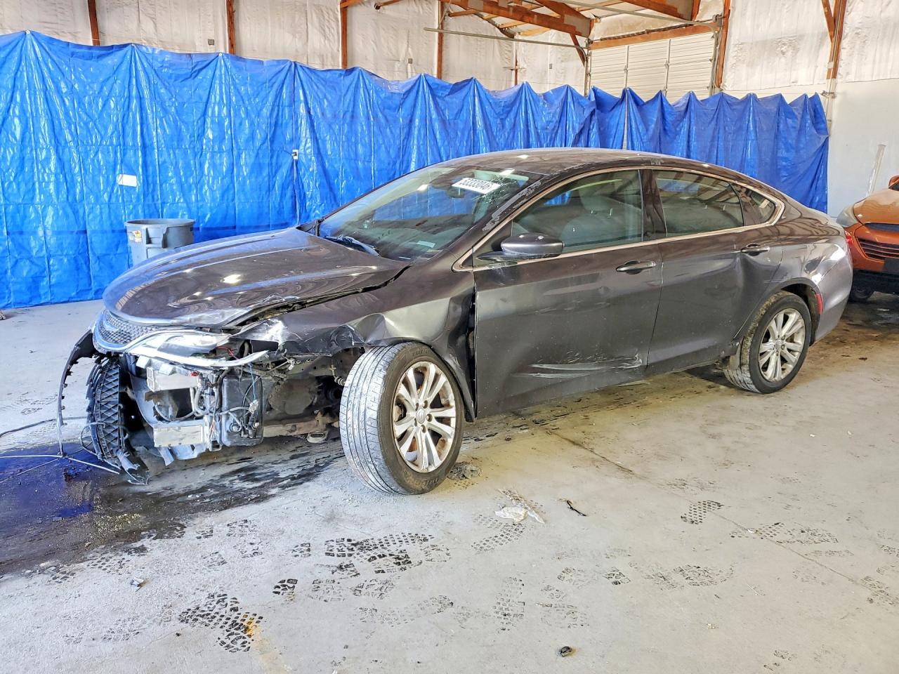 Salvage Chrysler 200 Image