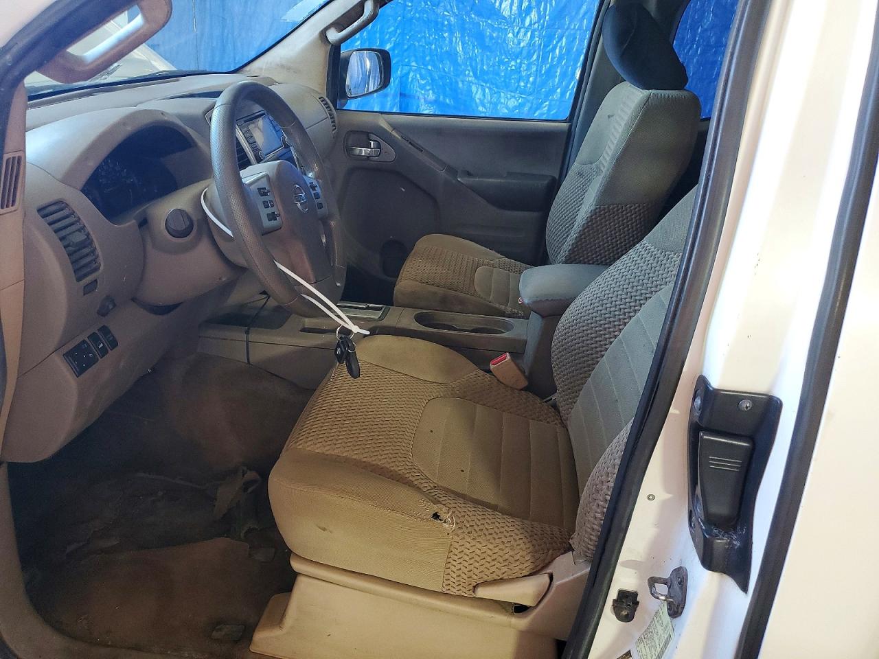 Nissan Frontier Sv V6
