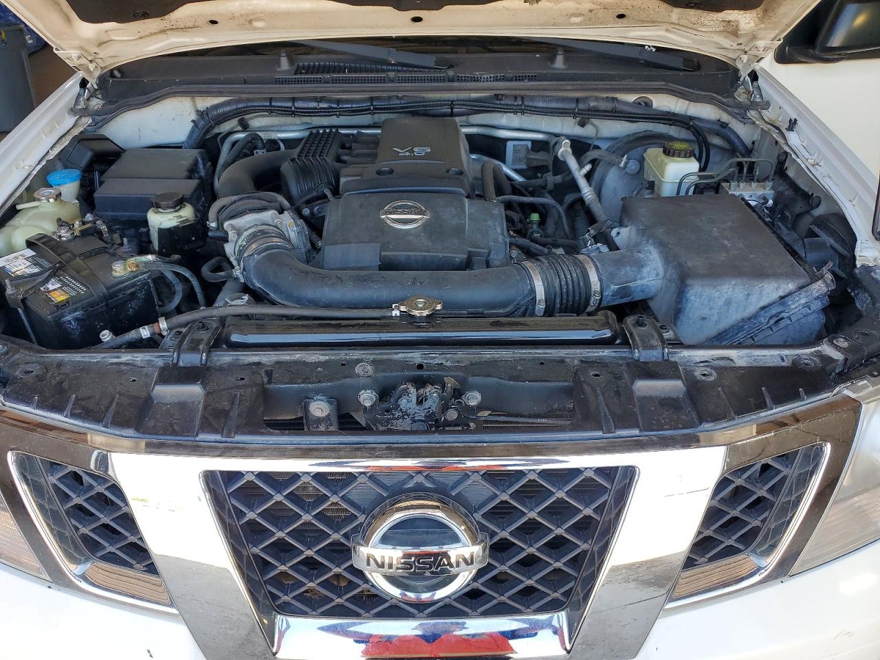 Nissan Frontier Sv V6