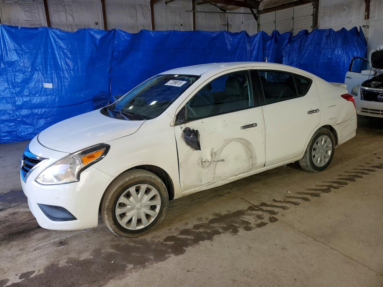Salvage Nissan Versa Image