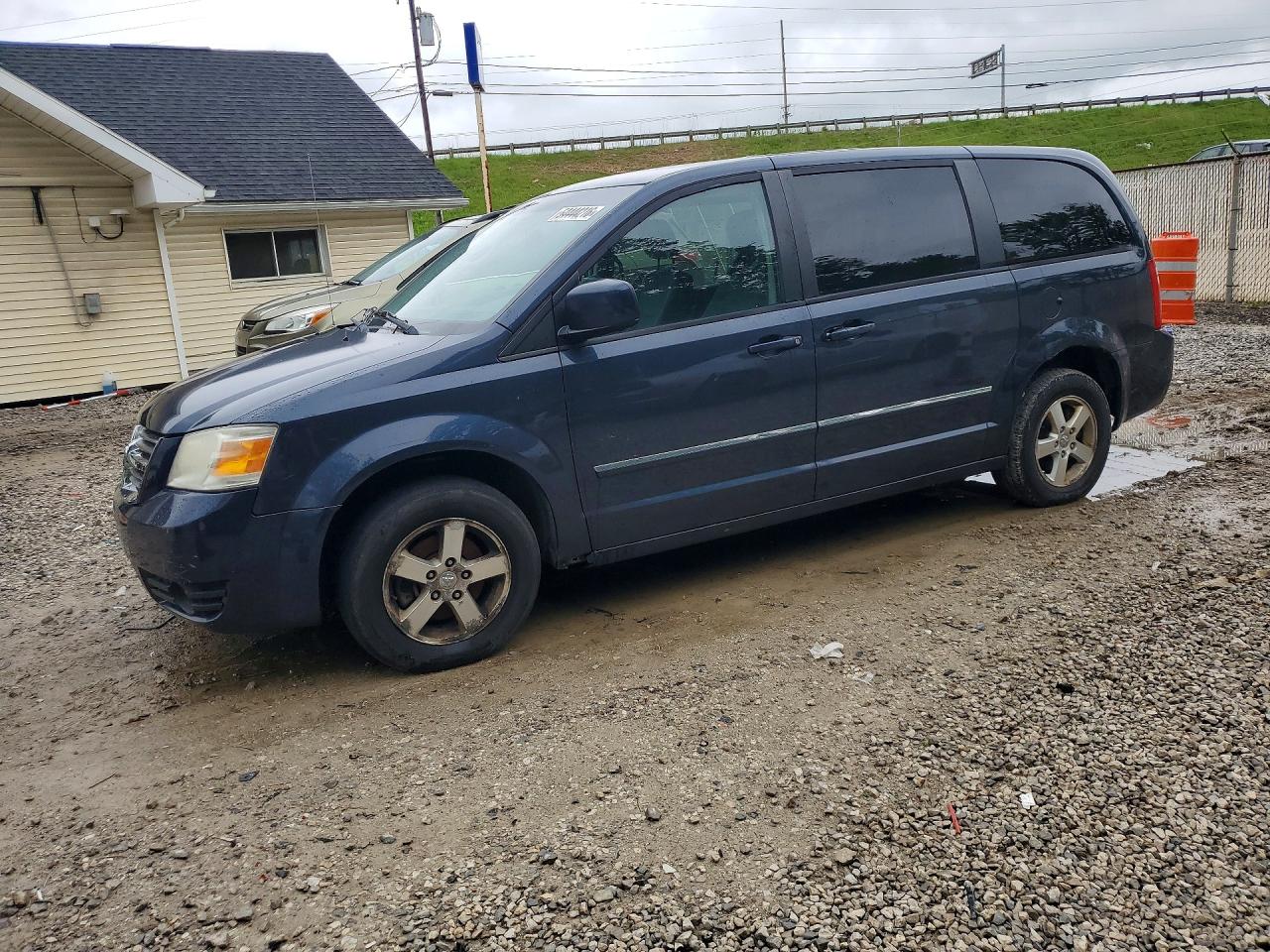Salvage Dodge Caravan Image