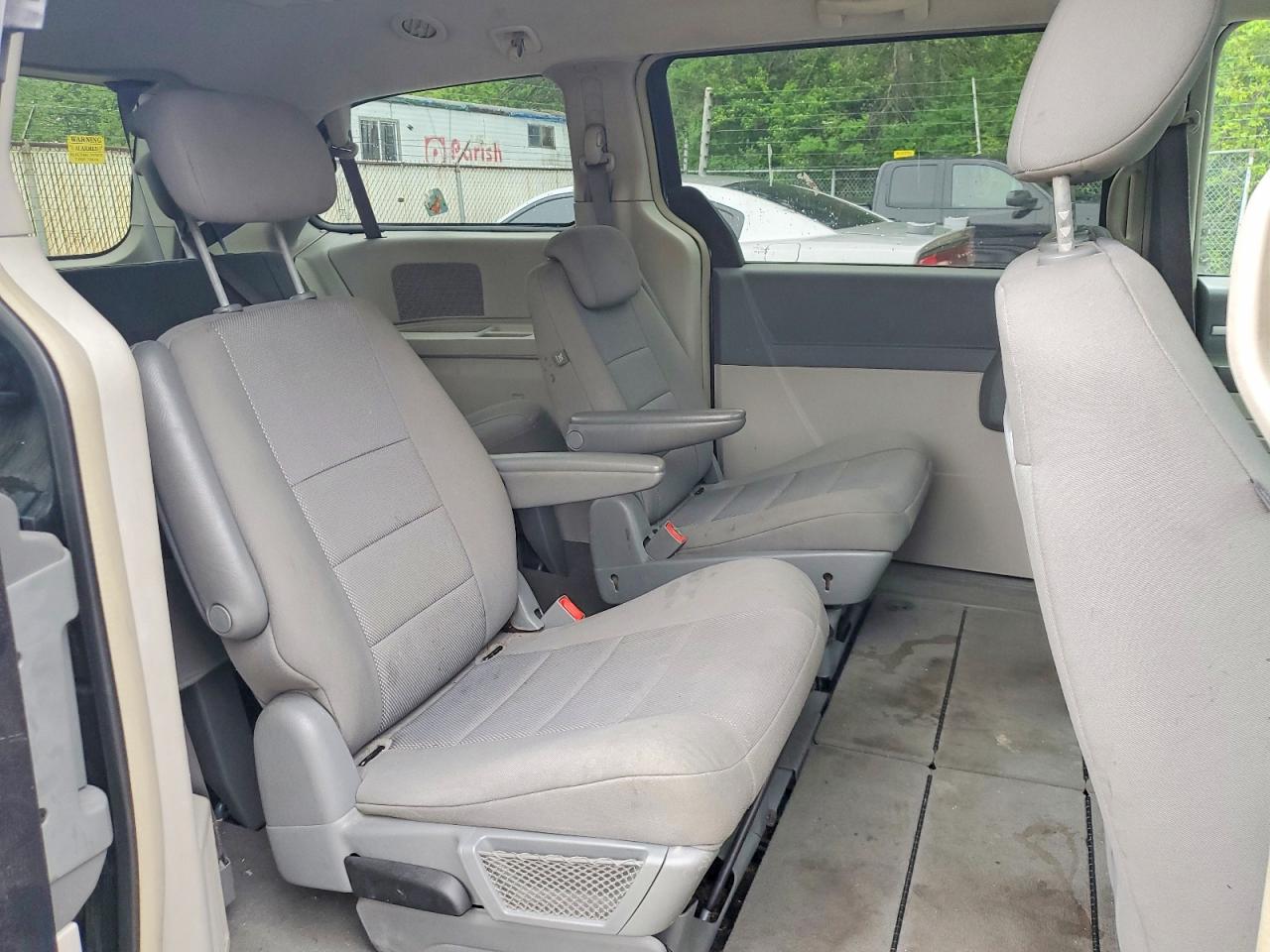 Dodge Caravan Sxt