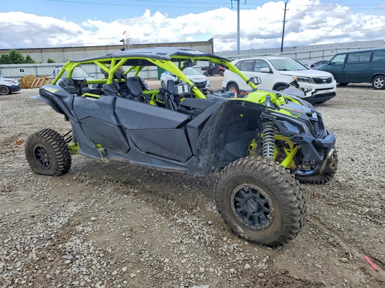 Salvage Can-Am Maverick X3 Max Image