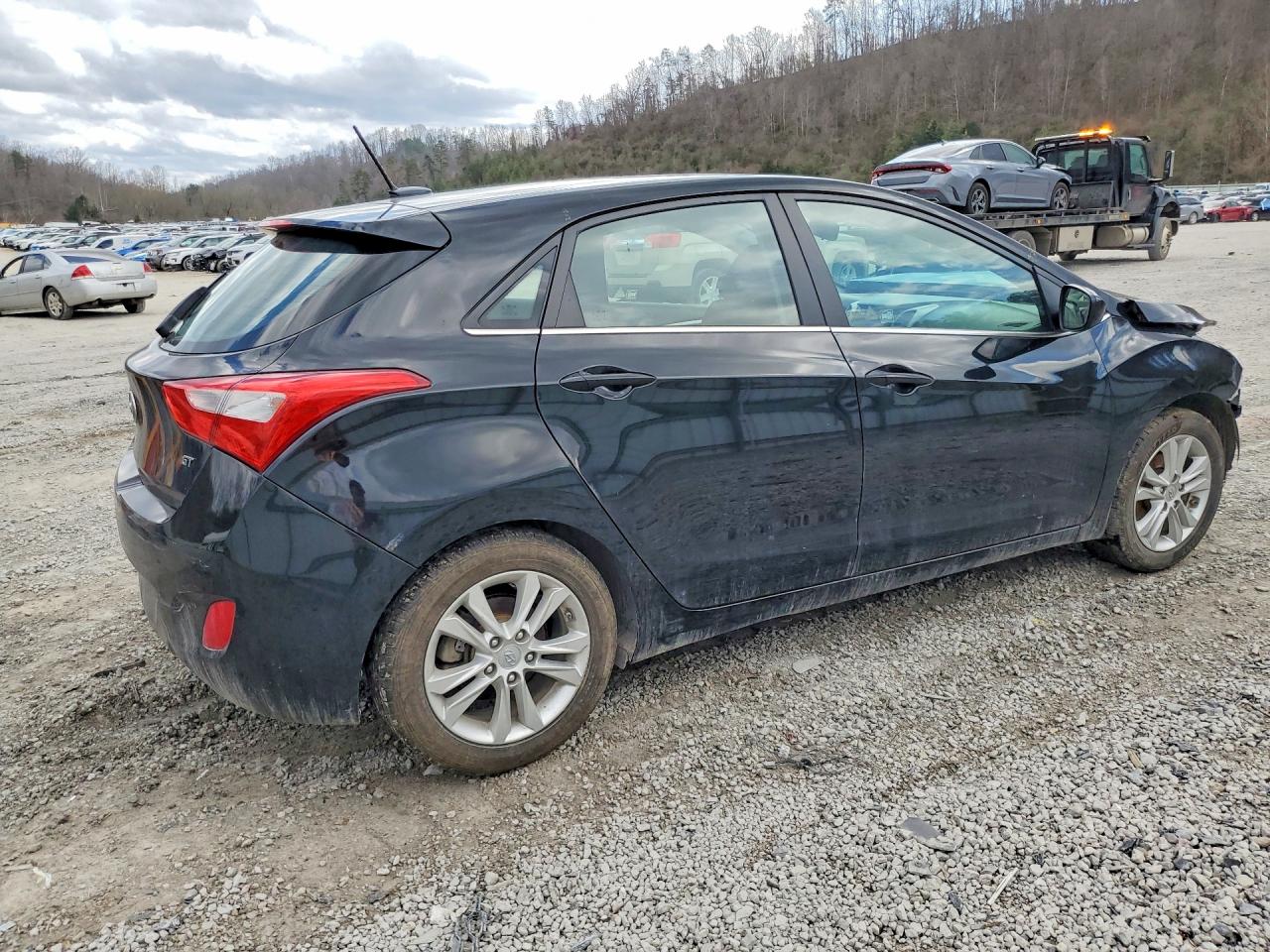 Hyundai ELANTRA Base