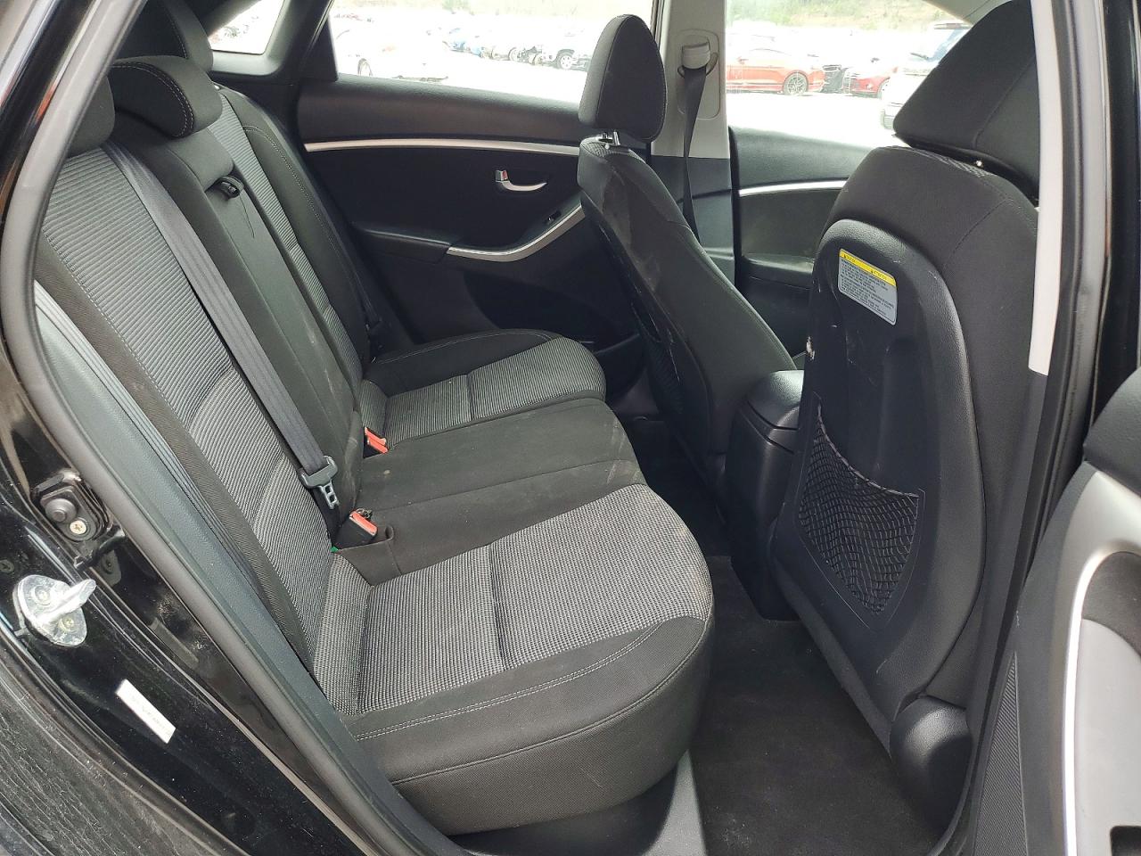 Hyundai ELANTRA Base