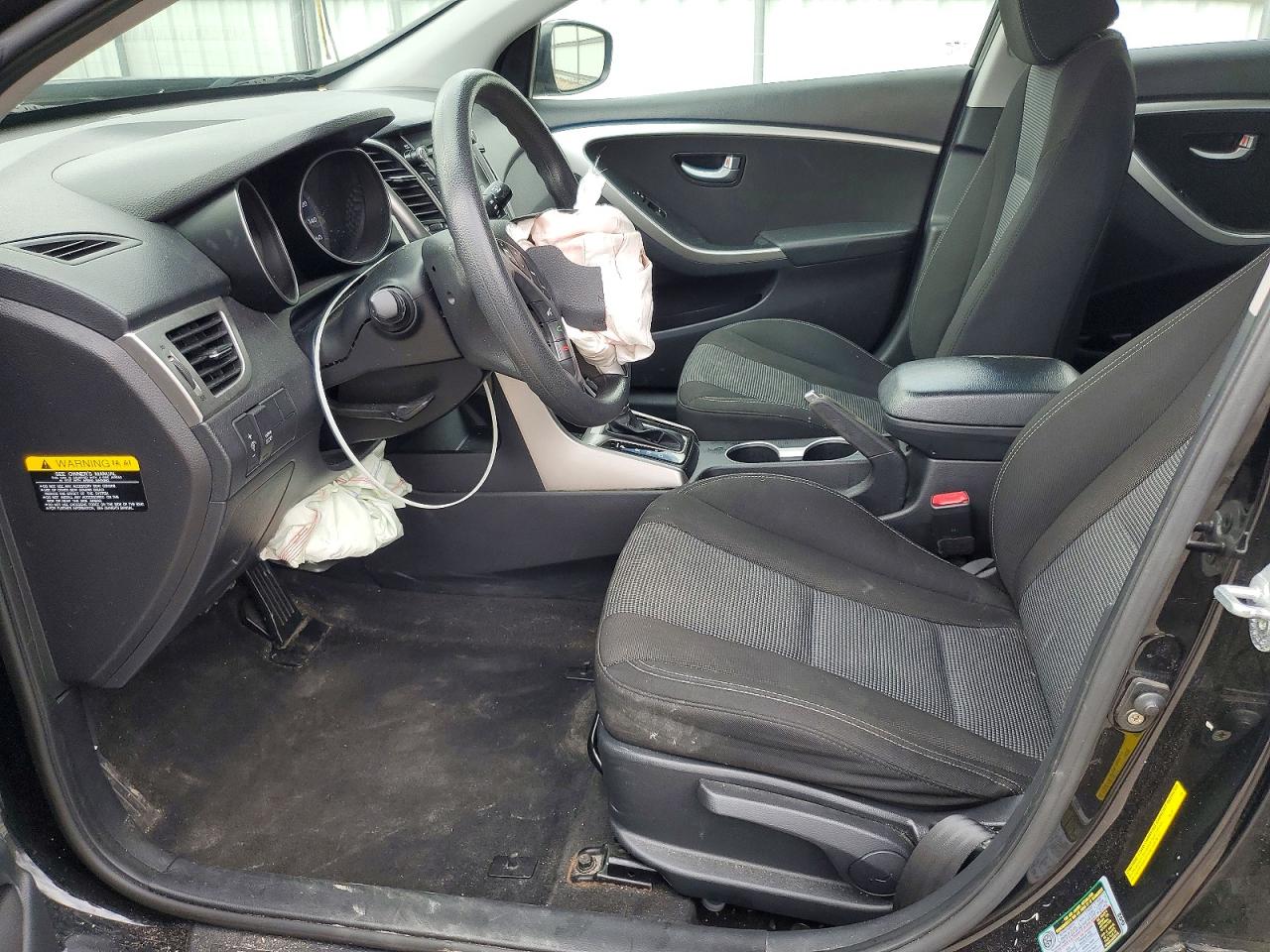 Hyundai ELANTRA Base