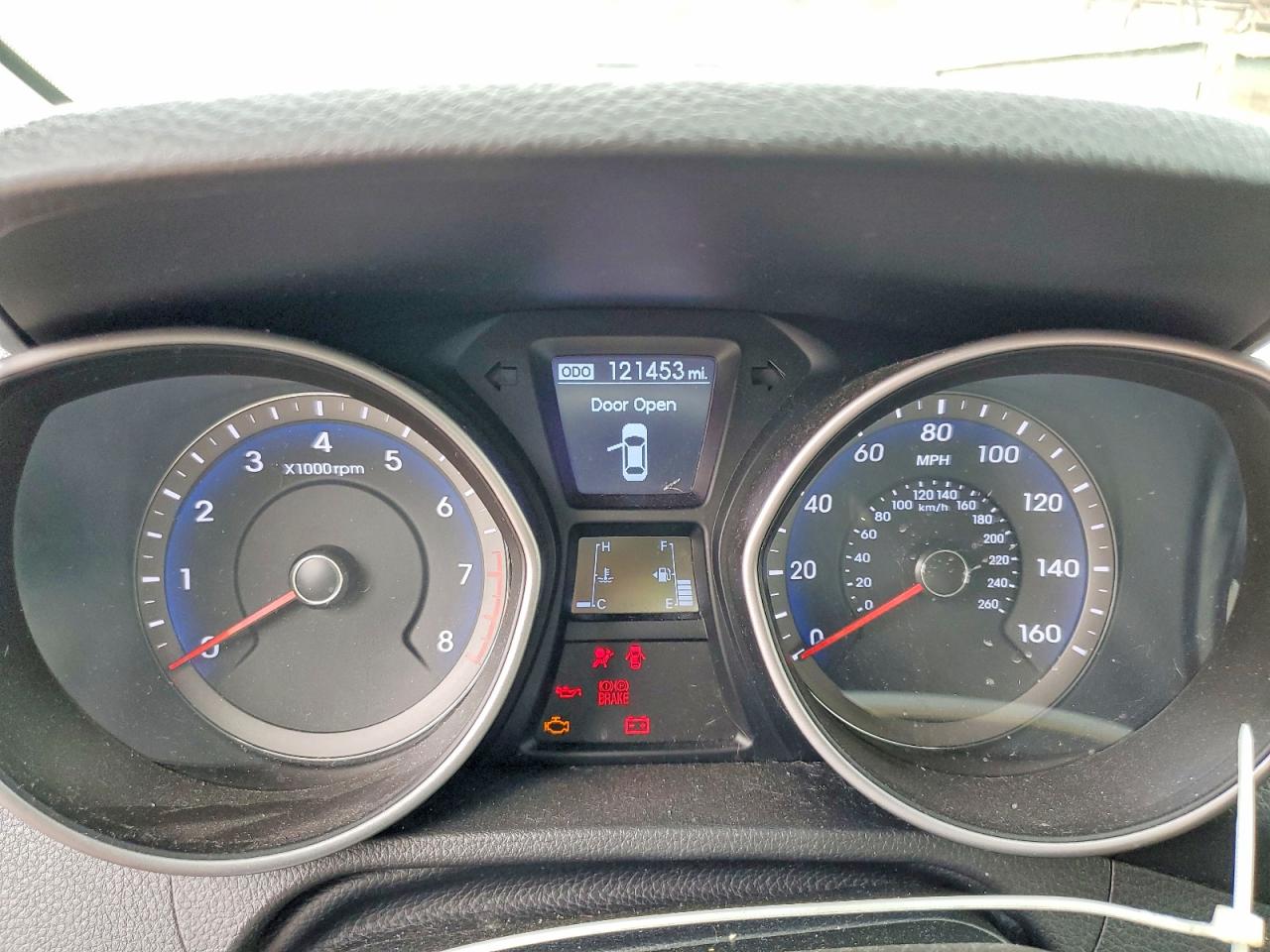 Hyundai ELANTRA Base