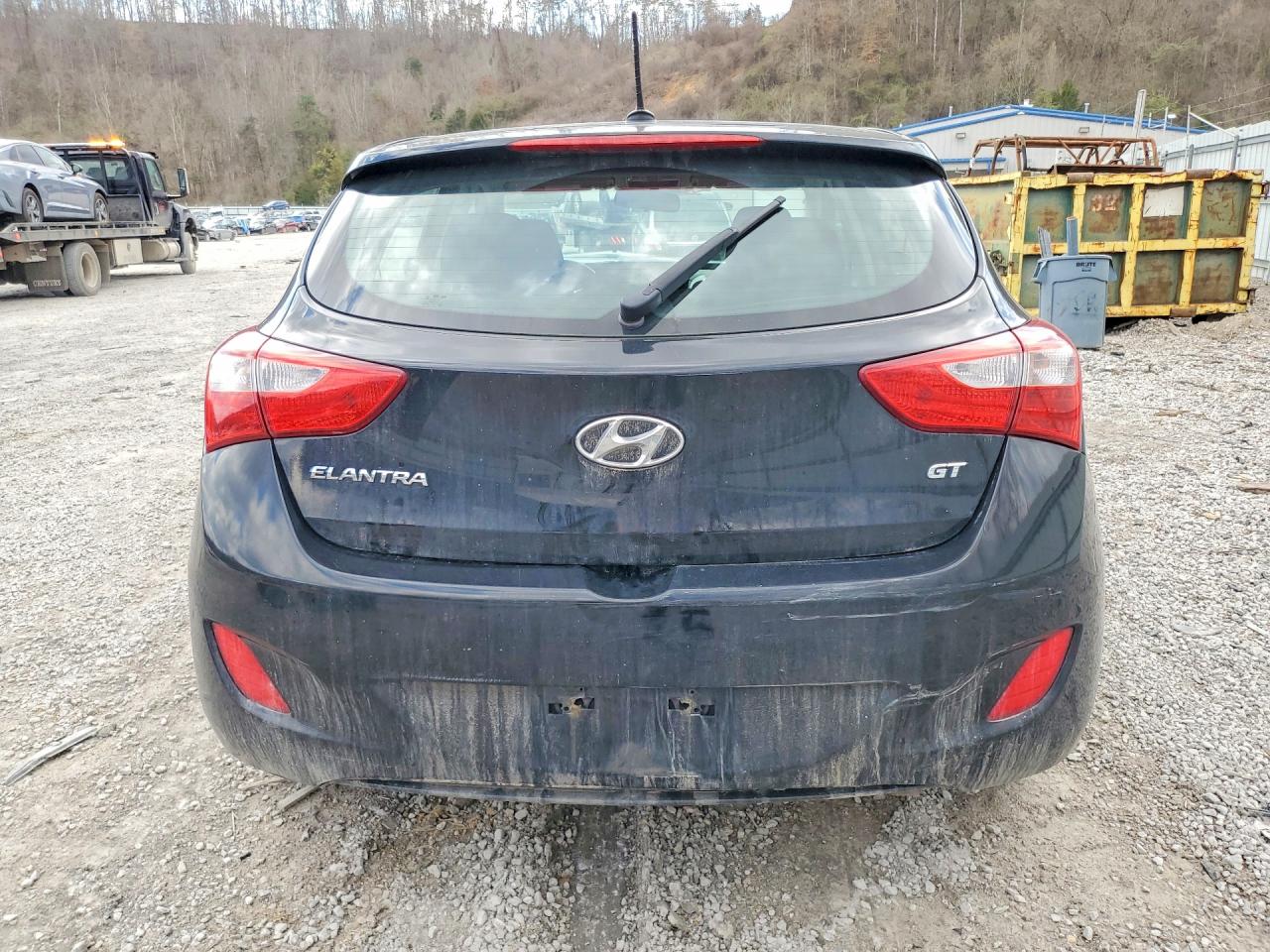 Hyundai ELANTRA Base