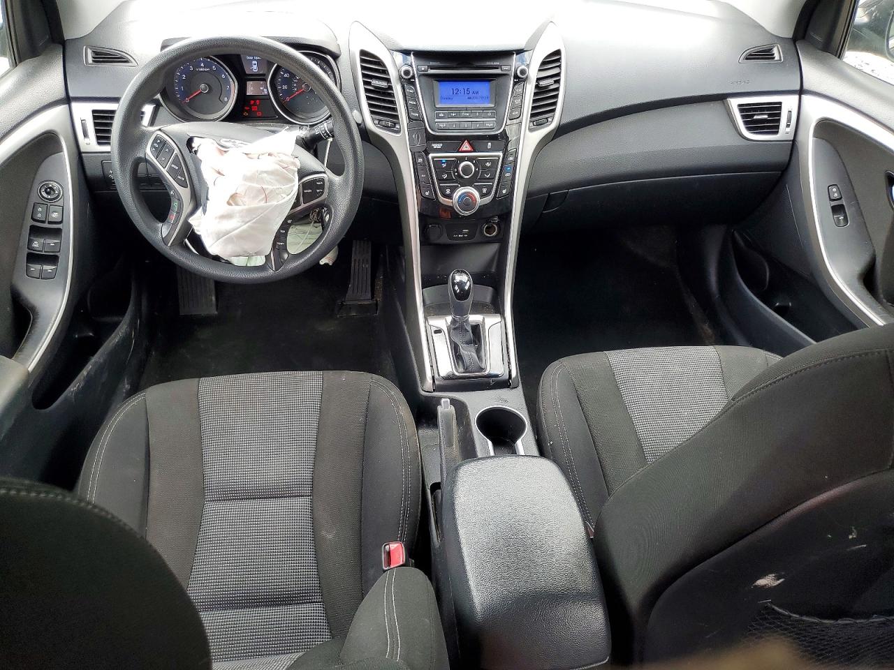 Hyundai ELANTRA Base