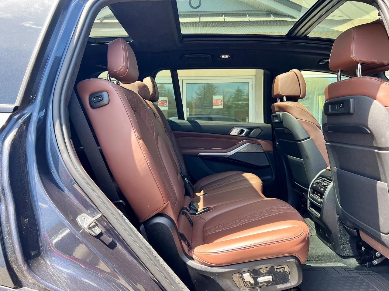 BMW X Series M50i