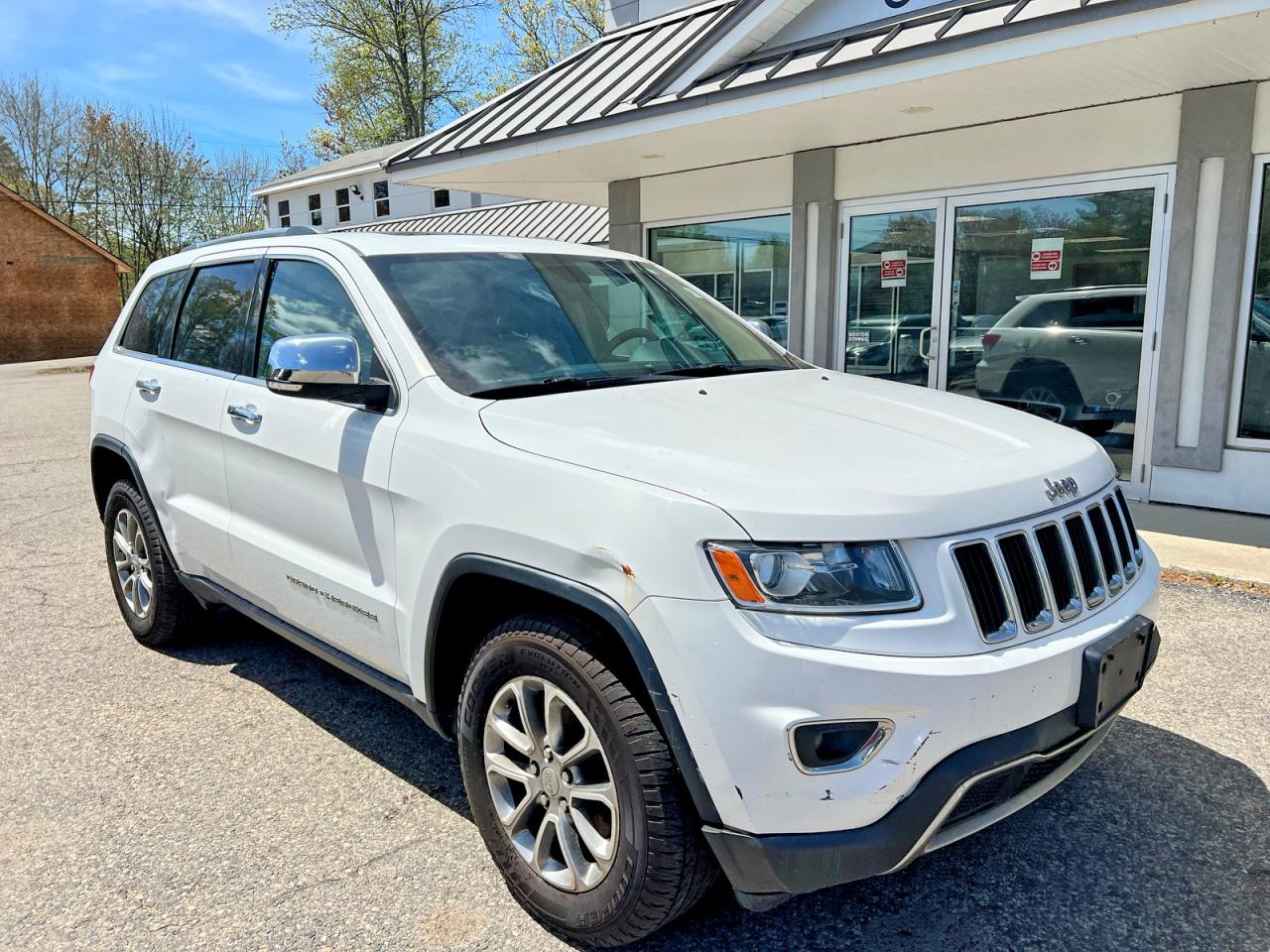 Salvage Jeep Cherokee Image