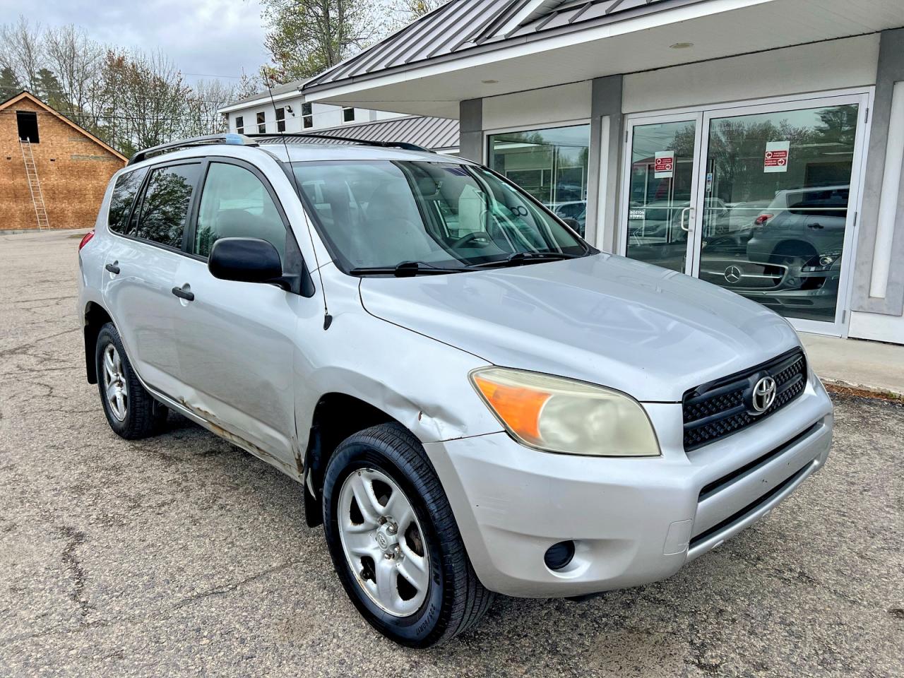 Salvage Toyota RAV4 Image