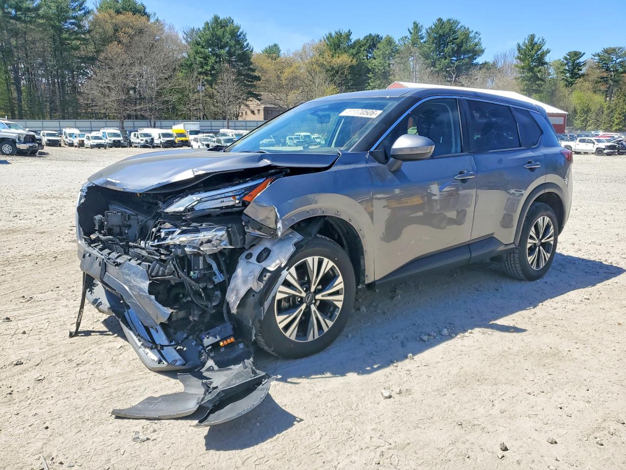 Salvage Nissan Rogue Image