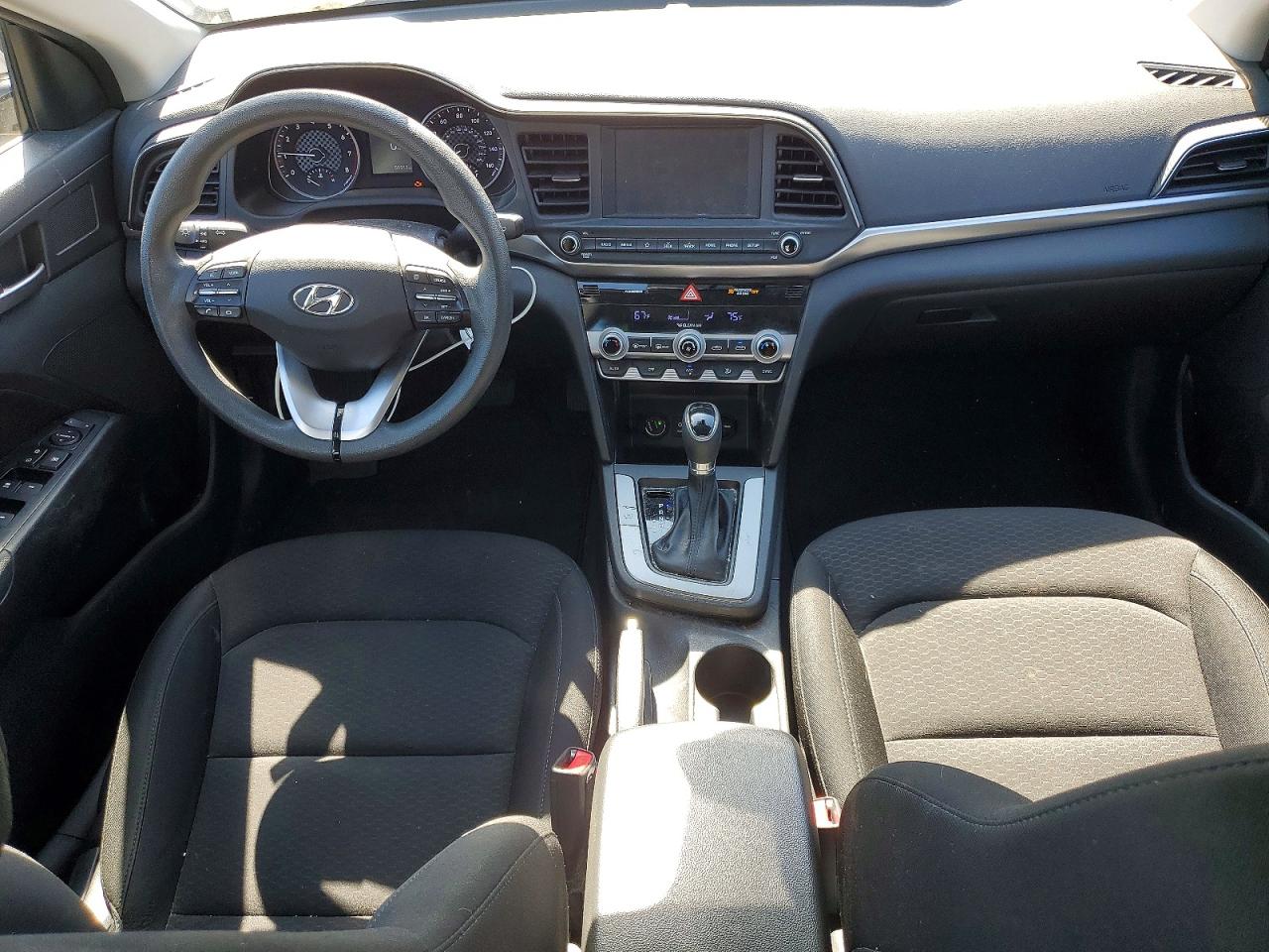 Hyundai ELANTRA Sel