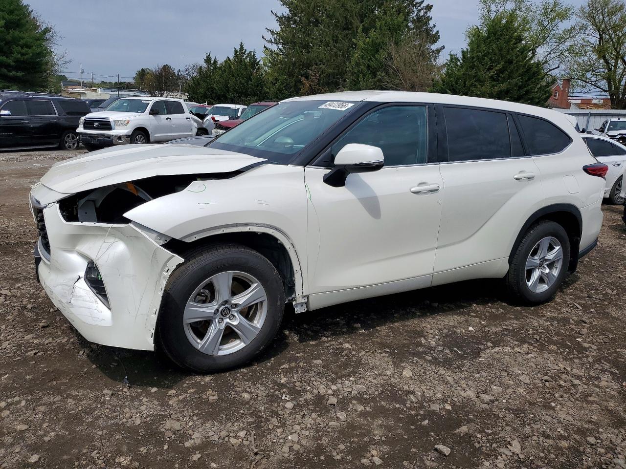 Salvage Toyota Highlander Image