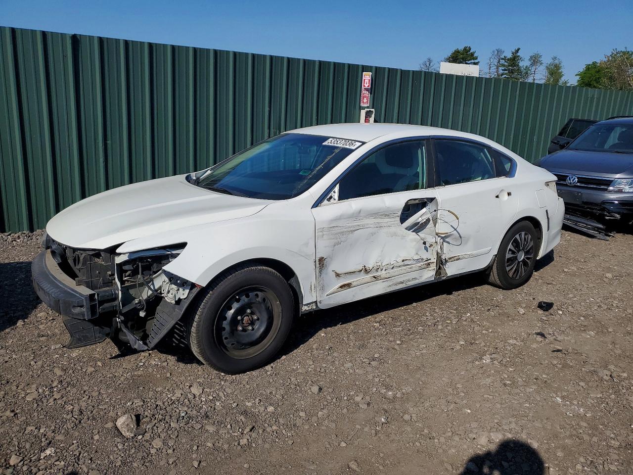 Salvage Nissan Altima Image