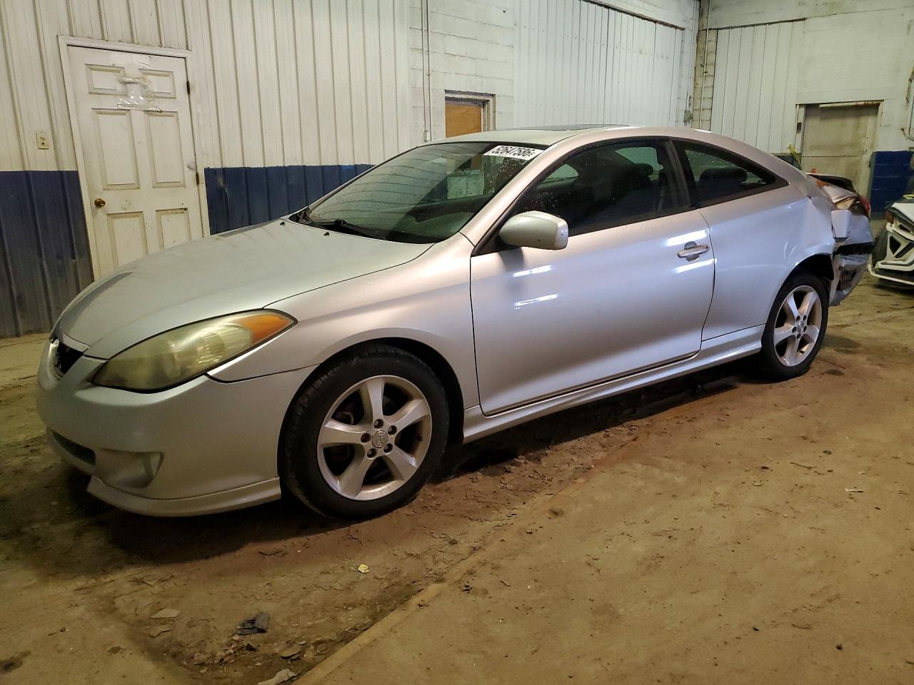 Salvage Toyota Camry Image