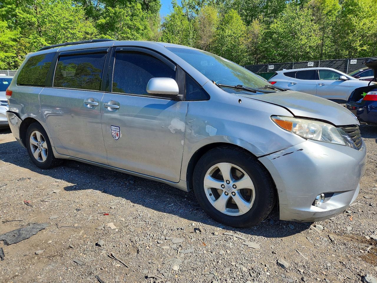Toyota Sienna Le