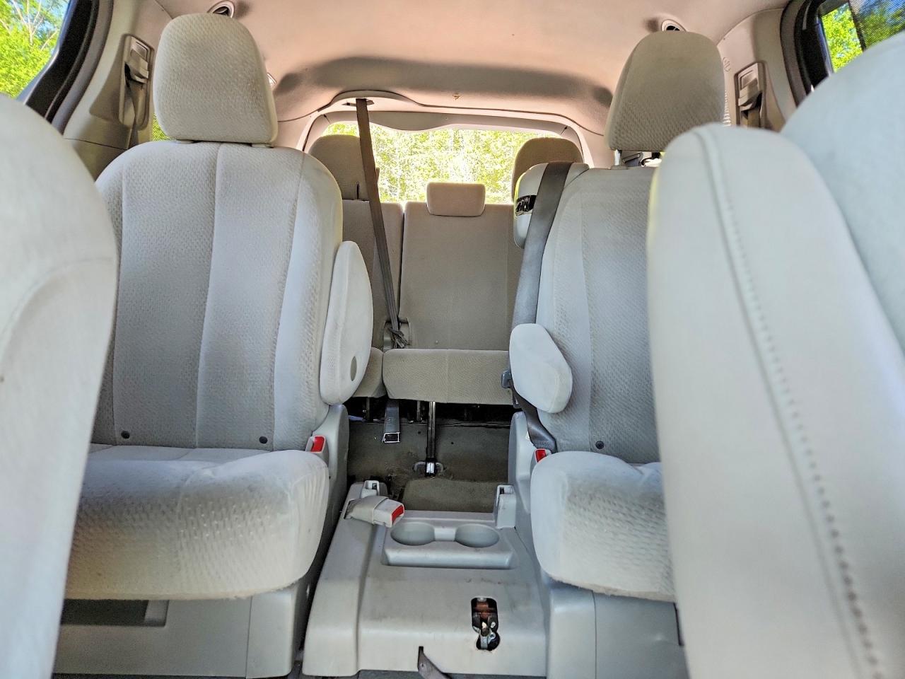 Toyota Sienna Le