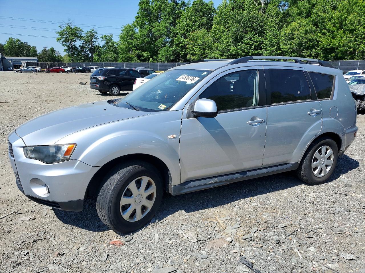 Salvage Mitsubishi Outlander Image