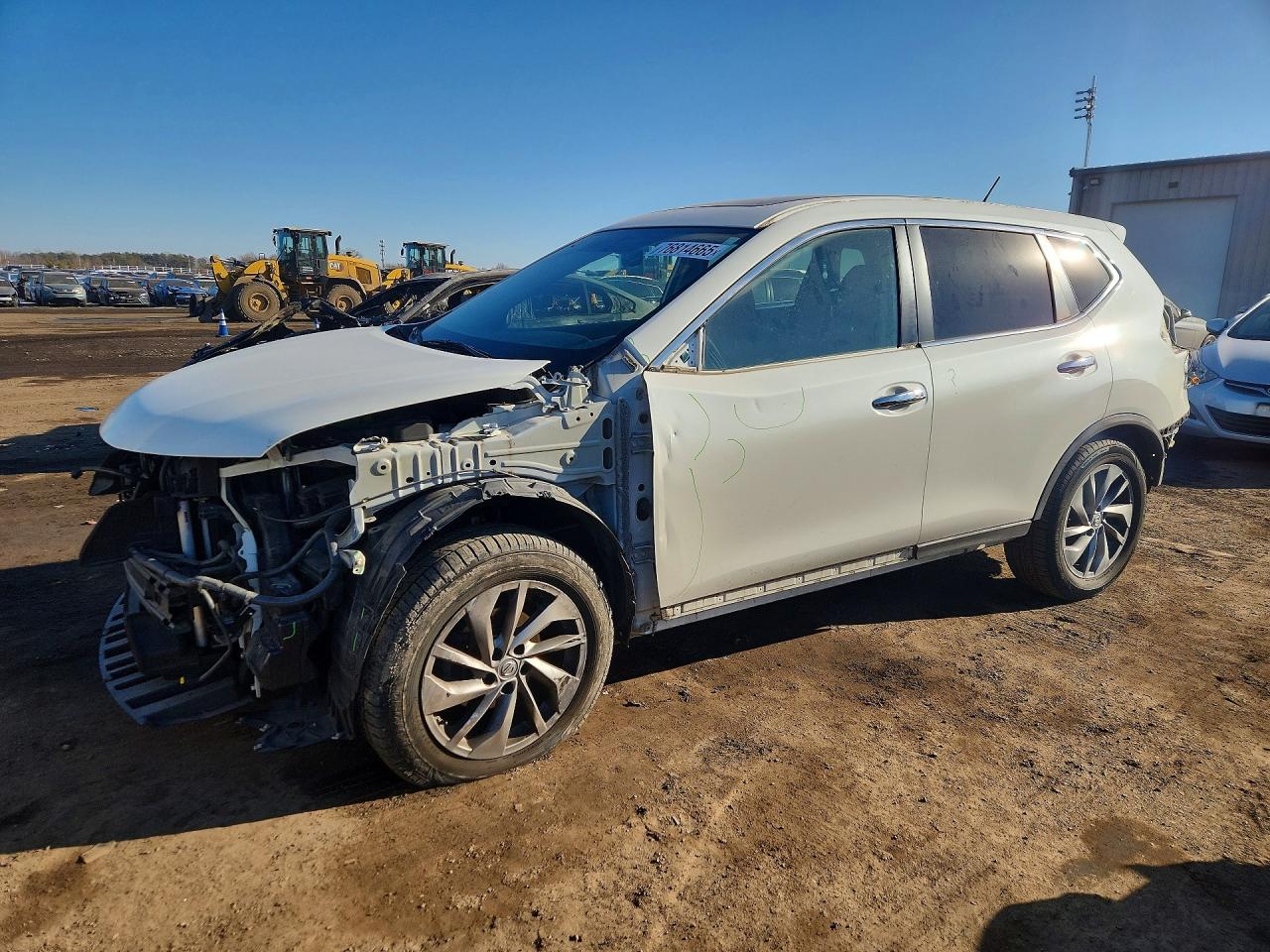 Salvage Nissan Rogue Image
