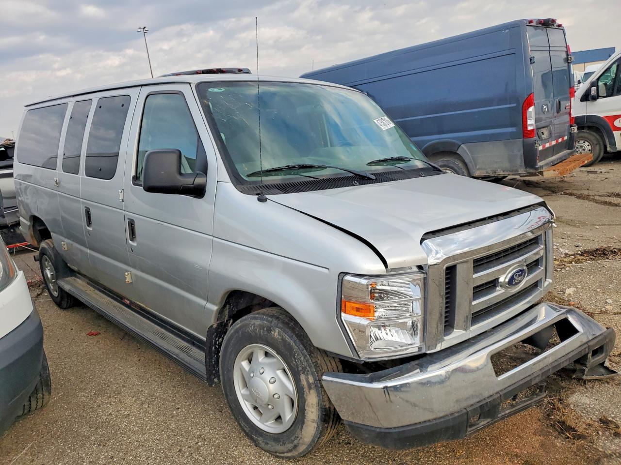 Ford Econoline E350 Super Duty Wagon