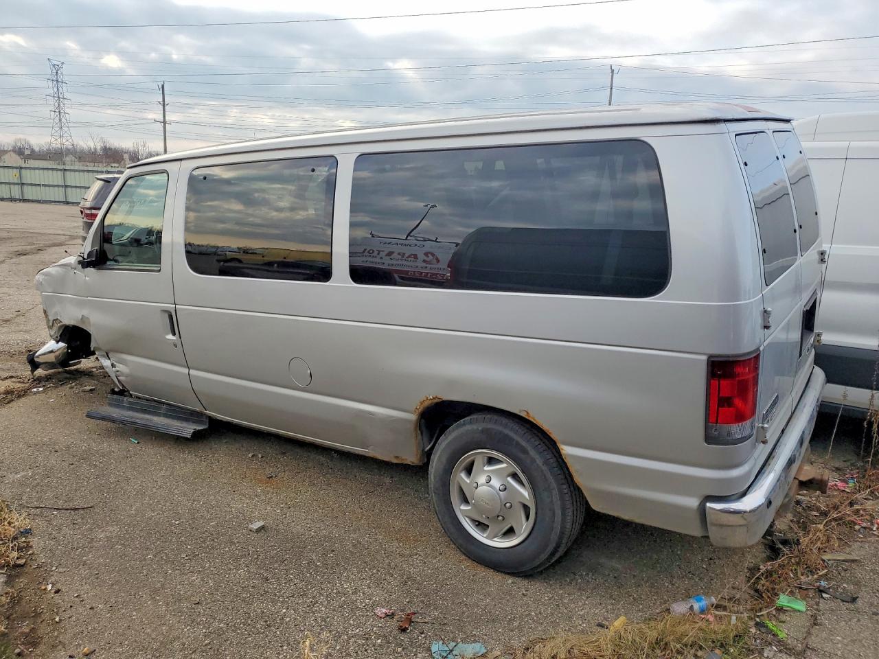 Ford Econoline E350 Super Duty Wagon