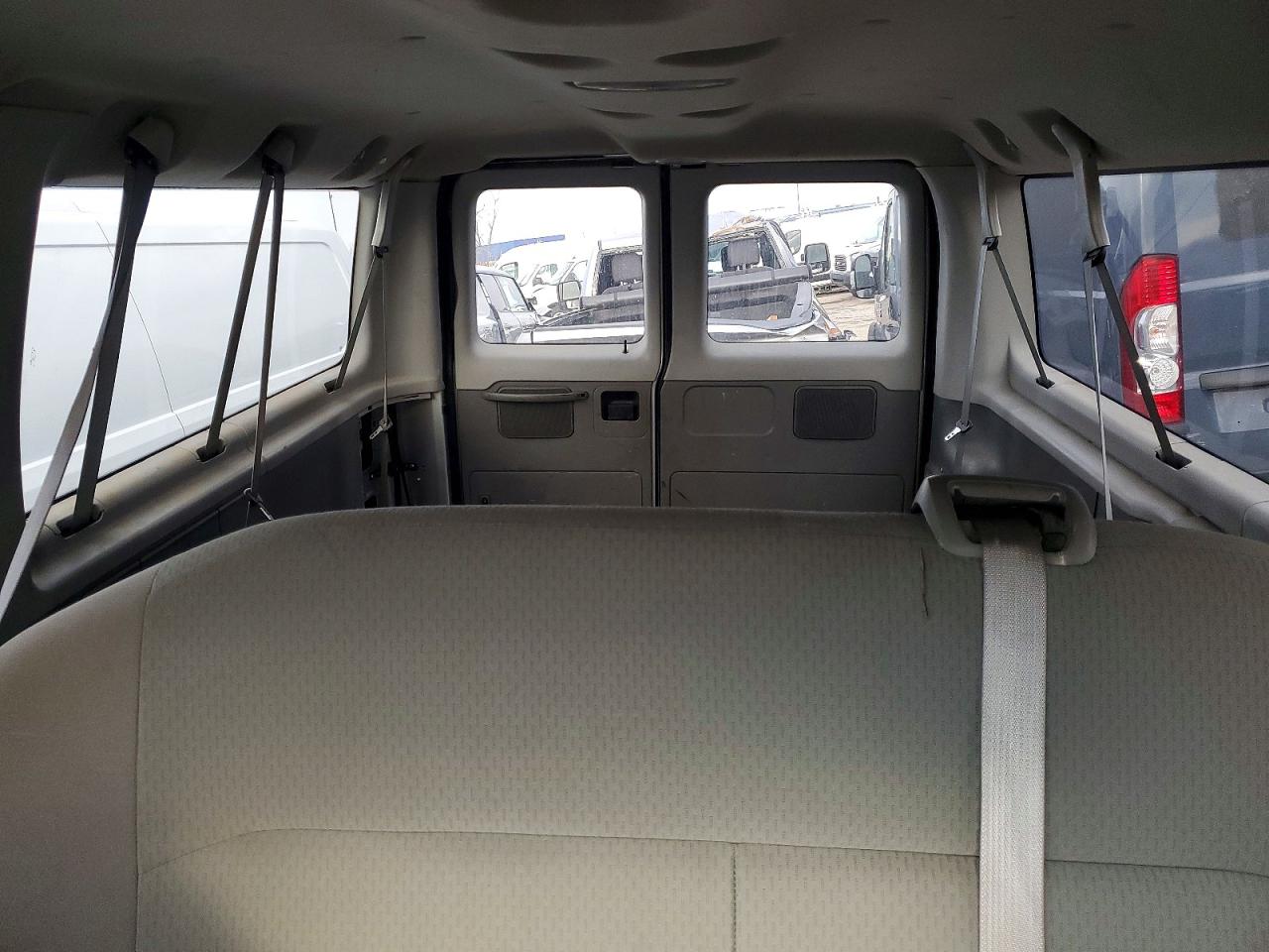 Ford Econoline E350 Super Duty Wagon