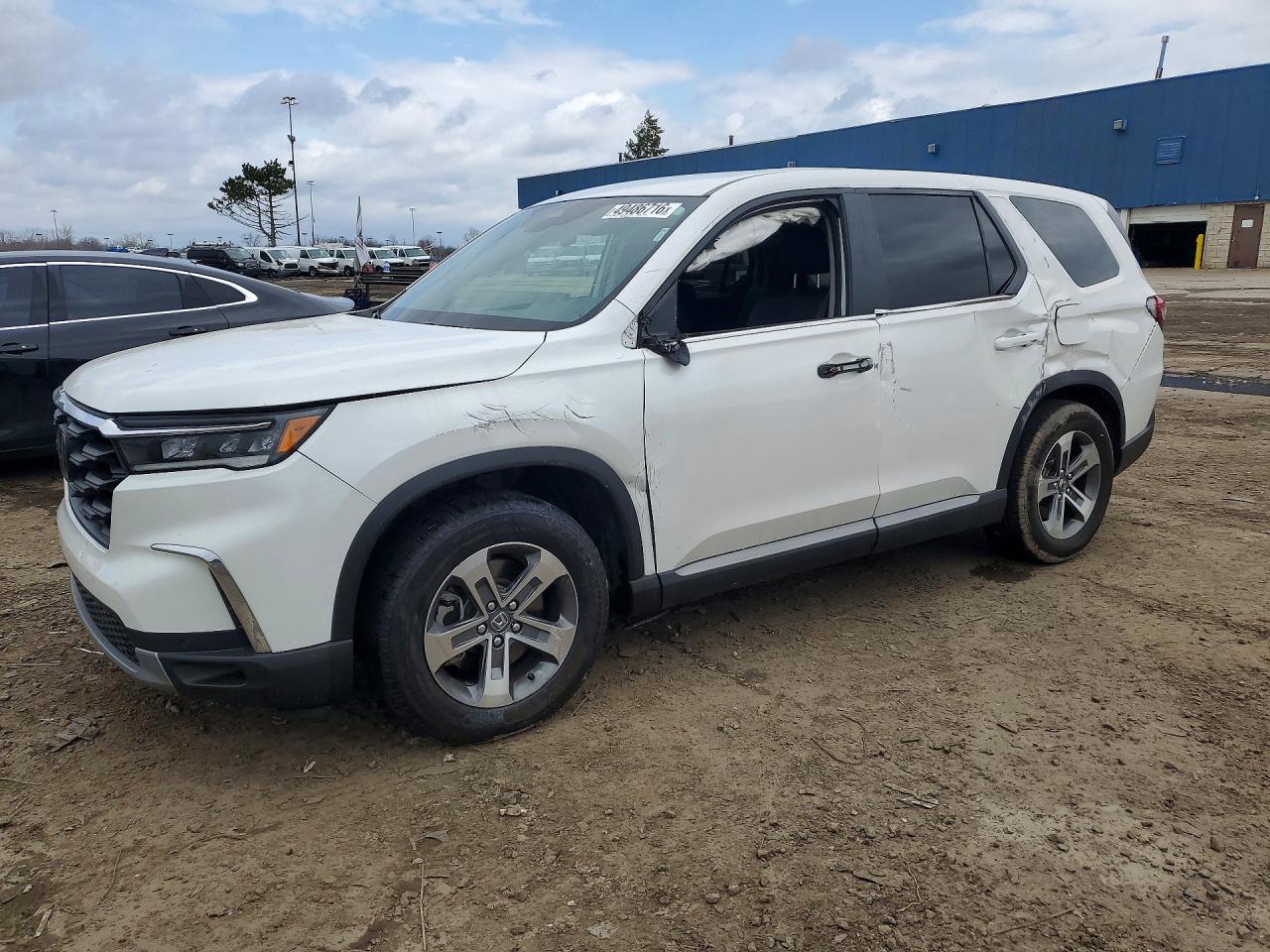 Salvage Honda Pilot Image