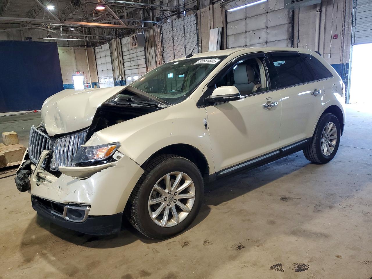 Salvage Lincoln MKX Image