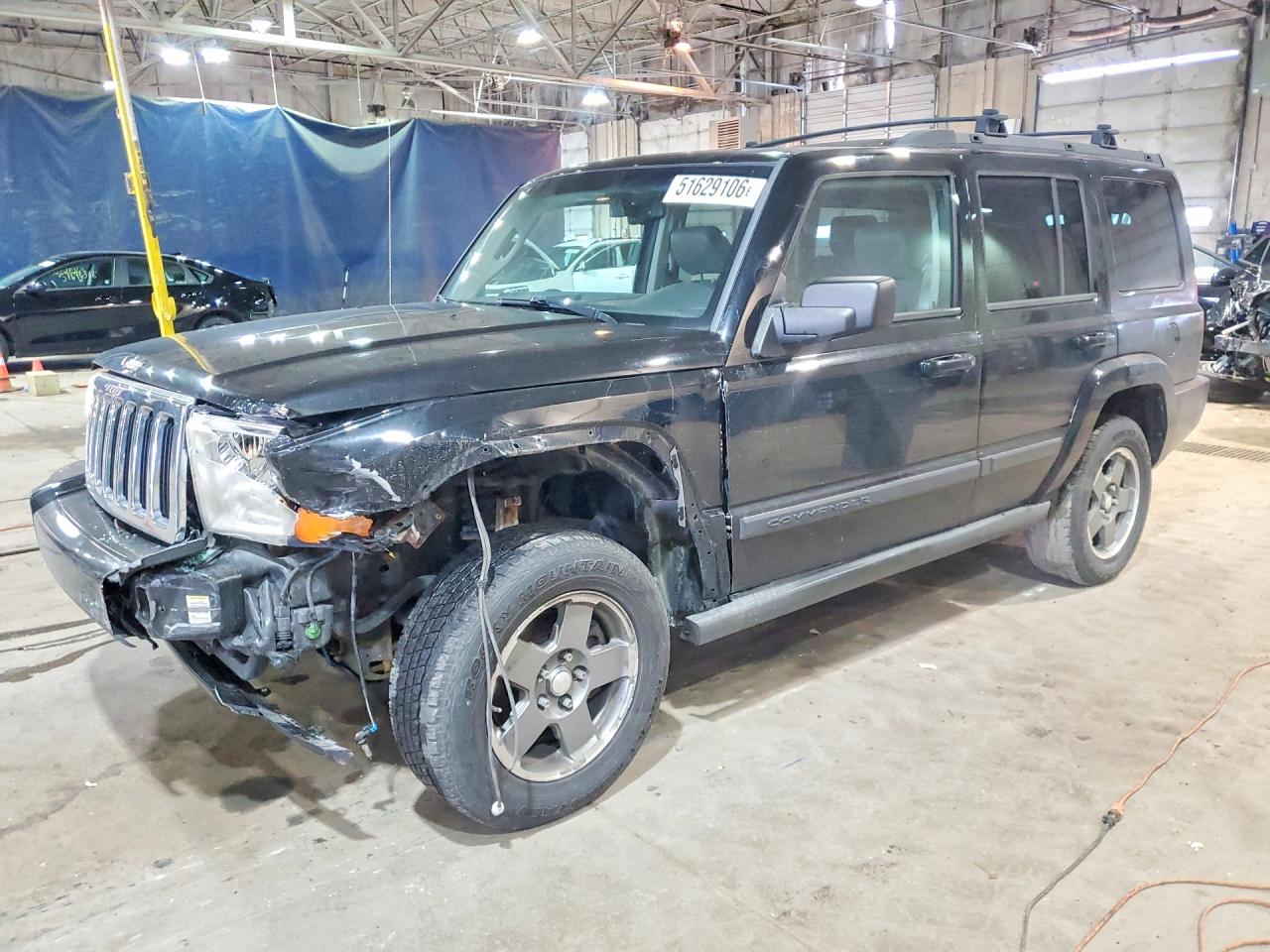Salvage Jeep Commander Image