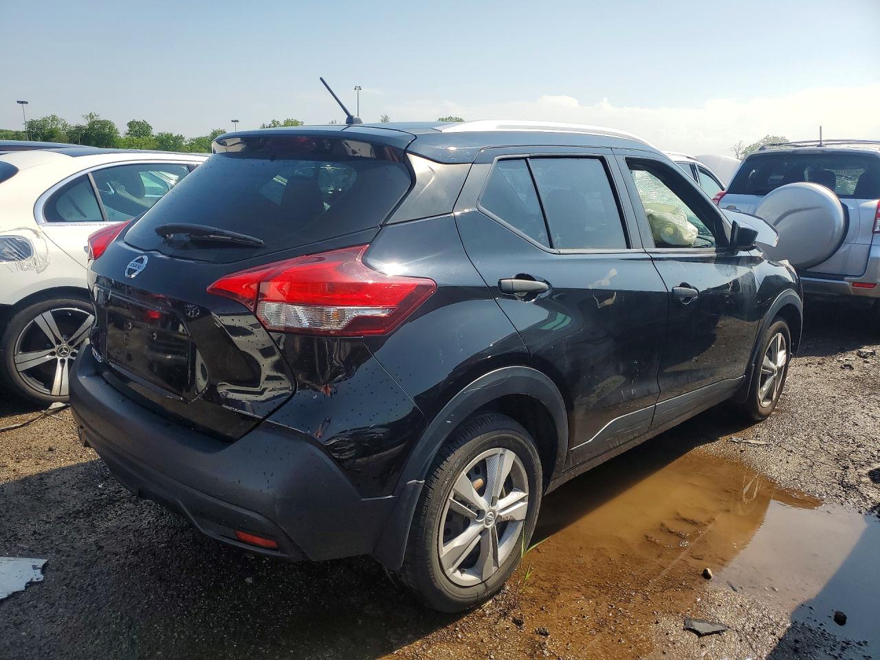 Nissan Kicks S