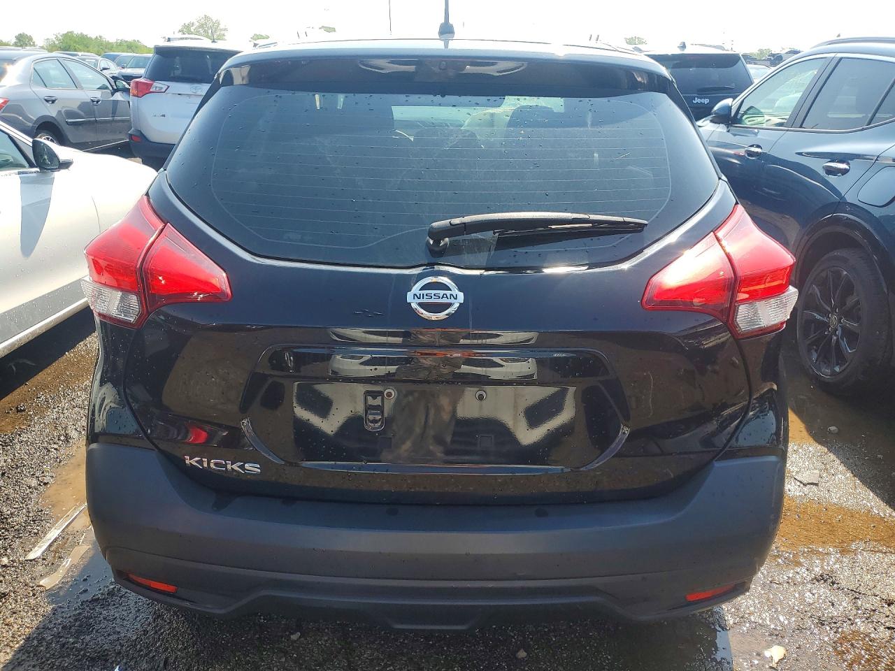 Nissan Kicks S