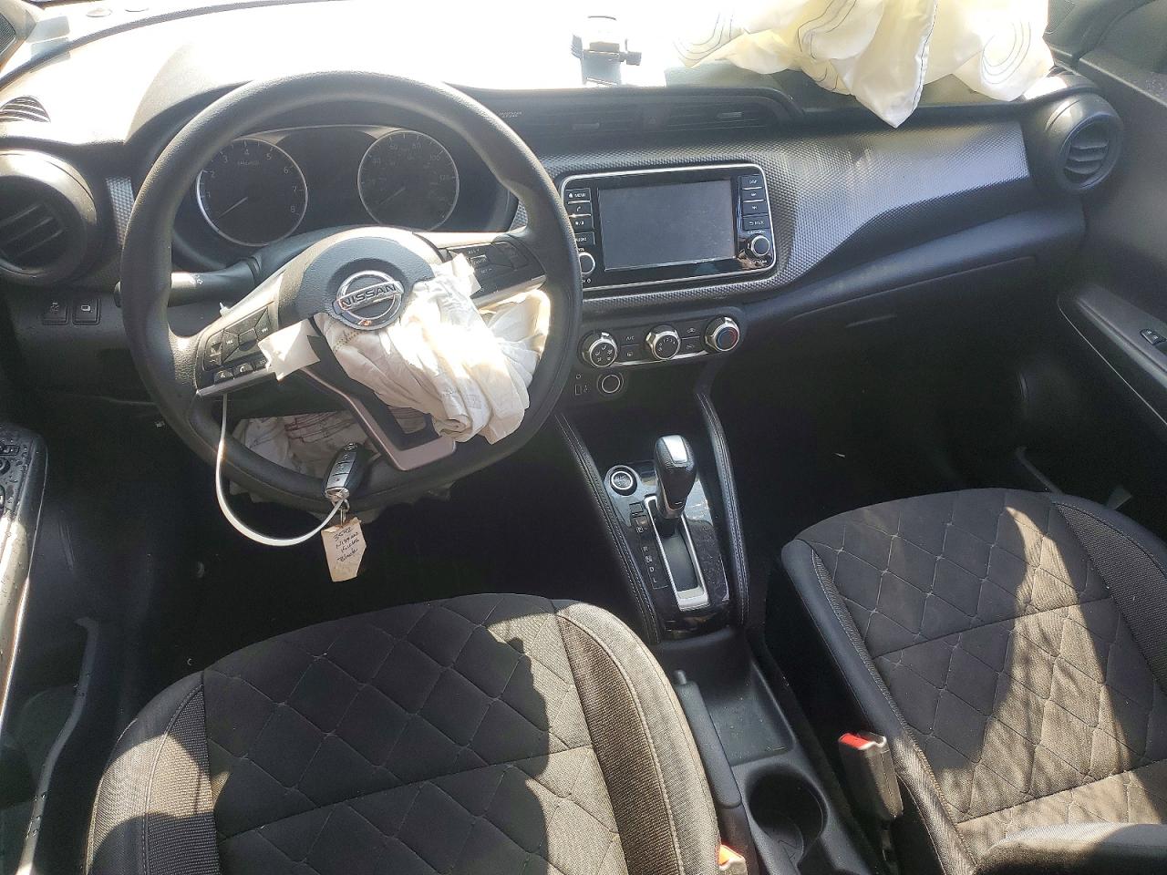 Nissan Kicks S