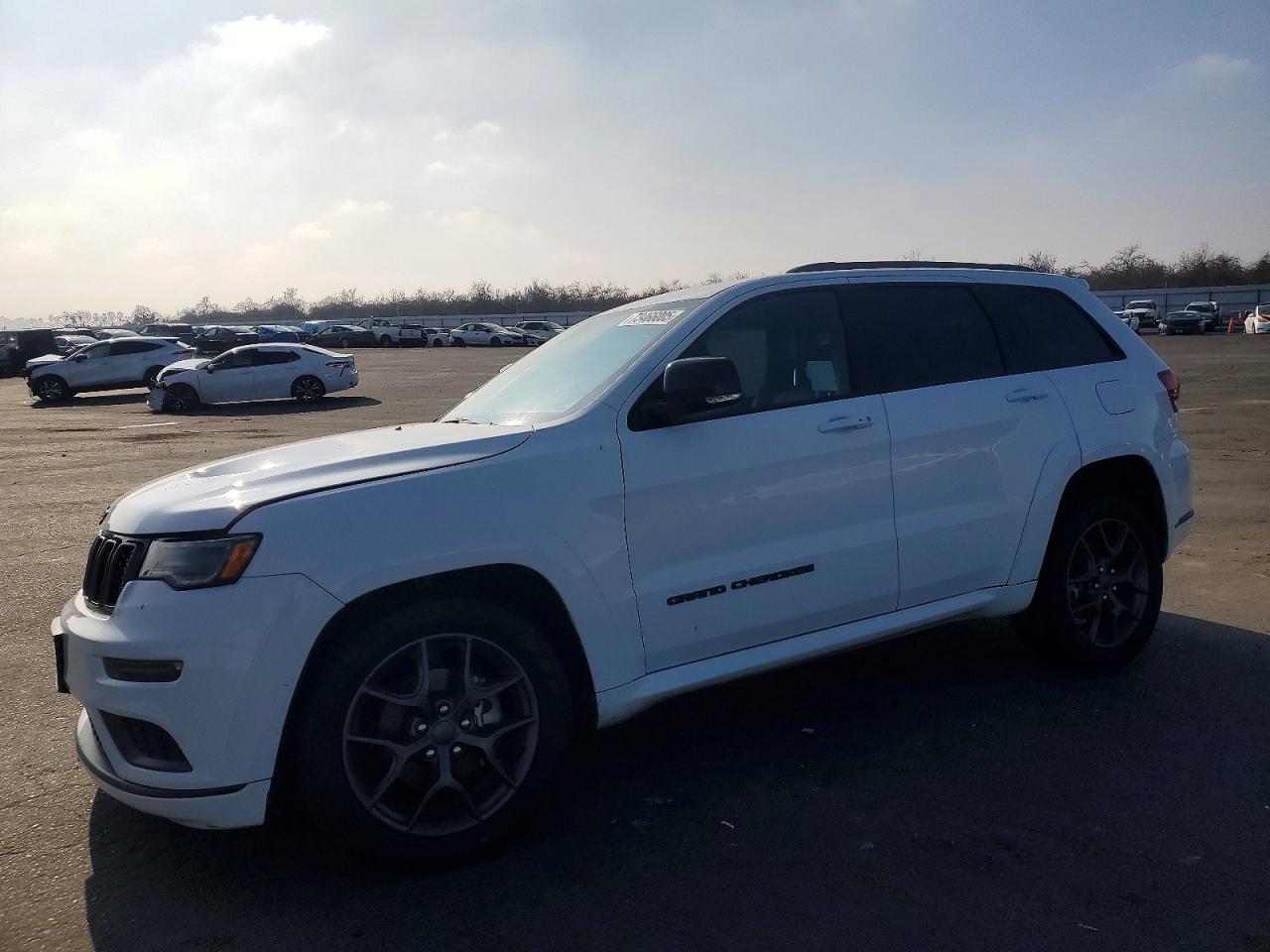 Salvage Jeep Grand Cherokee Image