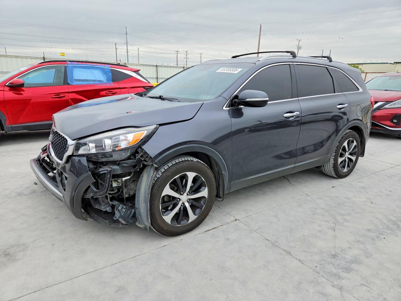 Salvage Kia Sorento Image