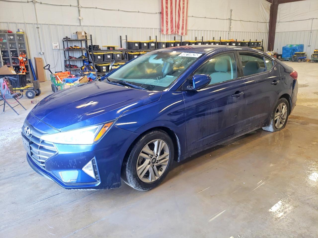 Salvage Hyundai ELANTRA Image