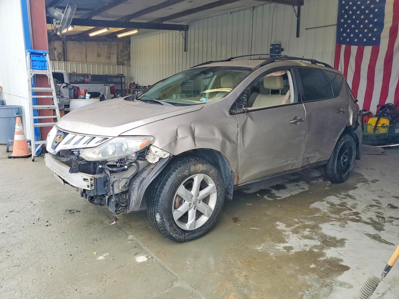 Salvage Nissan Murano Image