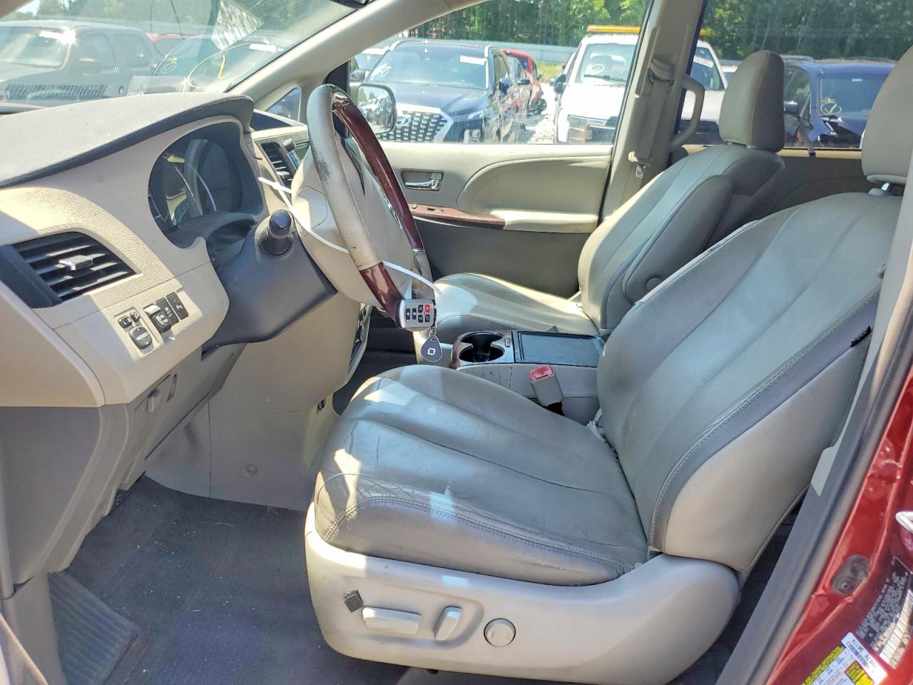 Toyota Sienna Limited 7-passenger