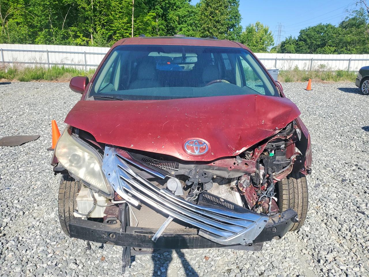 Toyota Sienna Limited 7-passenger