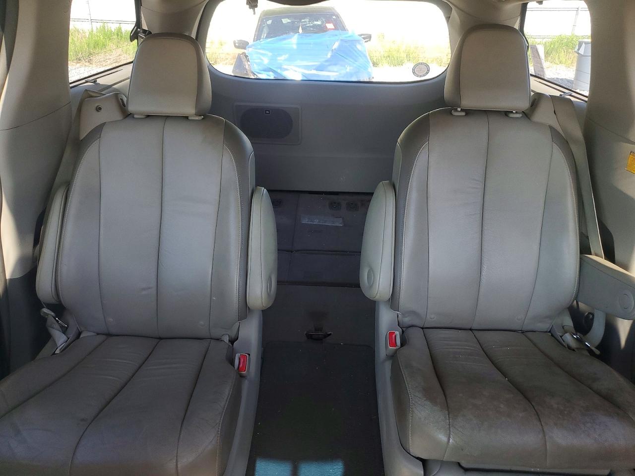 Toyota Sienna Limited 7-passenger