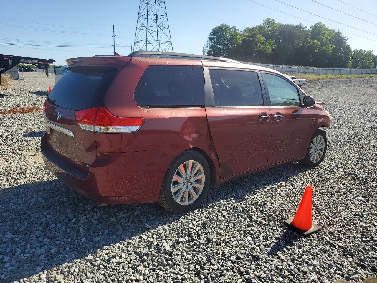 Toyota Sienna Limited 7-passenger
