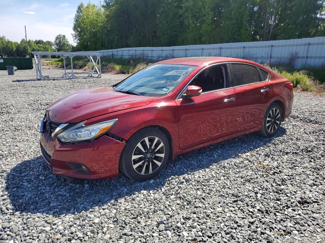 Salvage Nissan Altima Image