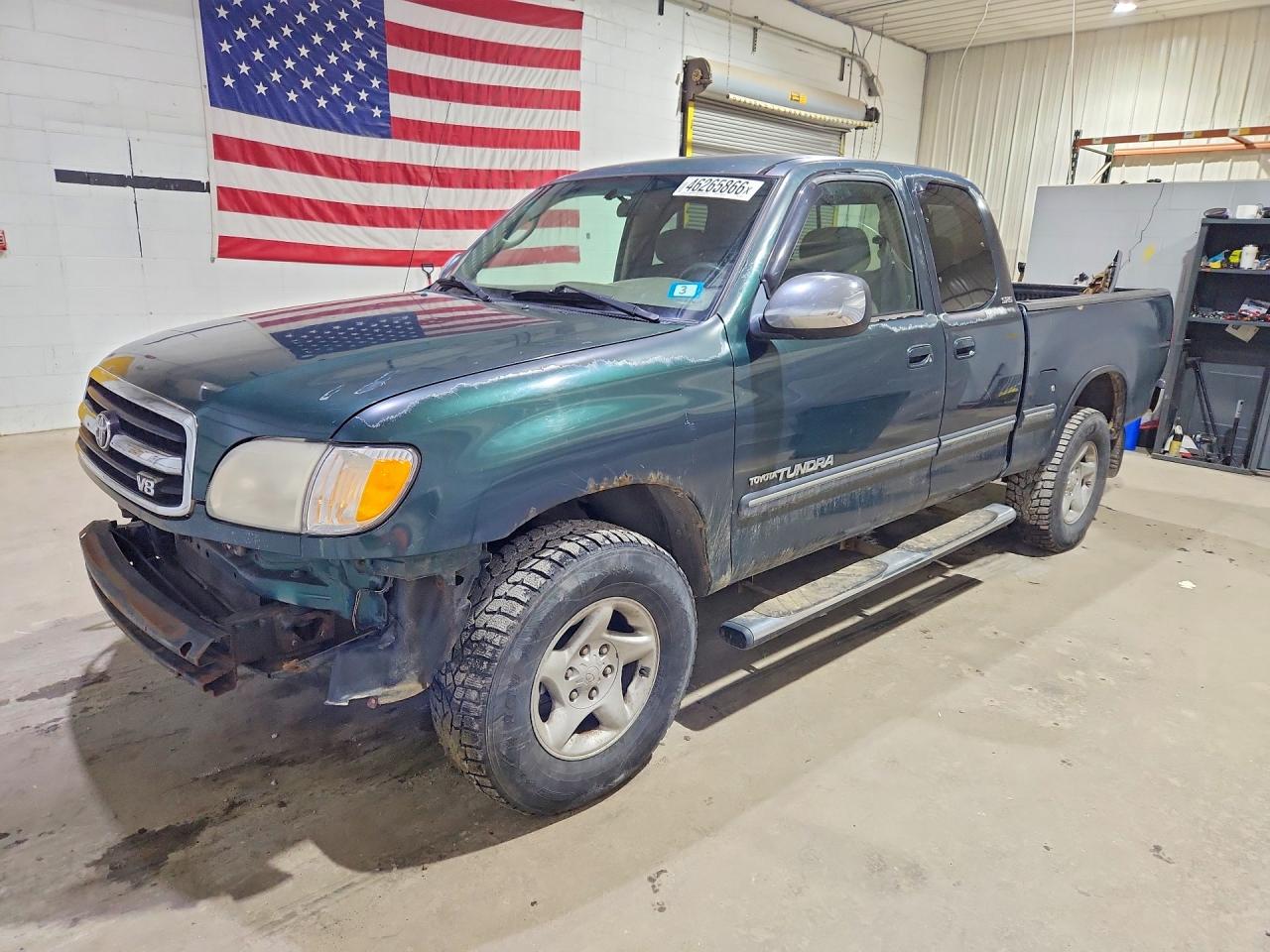 Salvage Toyota Tundra Image