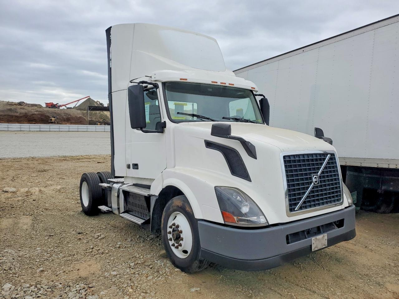 Salvage Volvo Vn Image