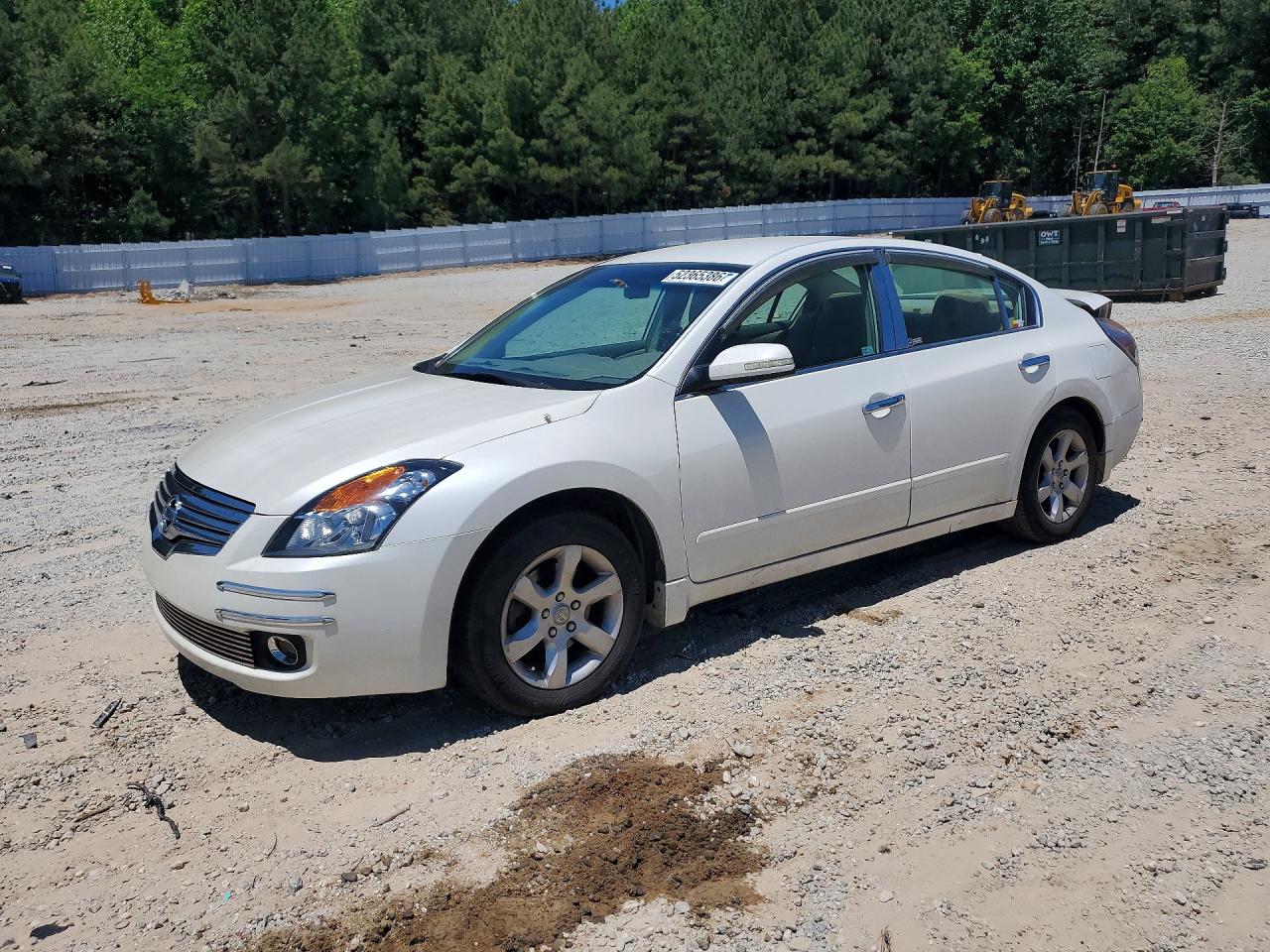 Salvage Nissan Altima Image