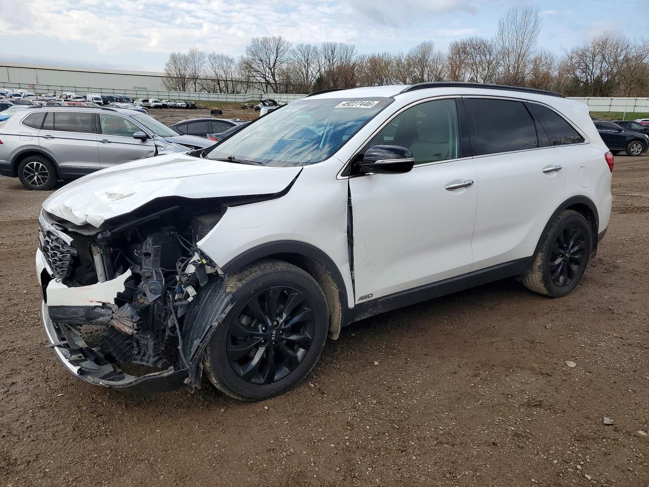 Salvage Kia Sorento Image