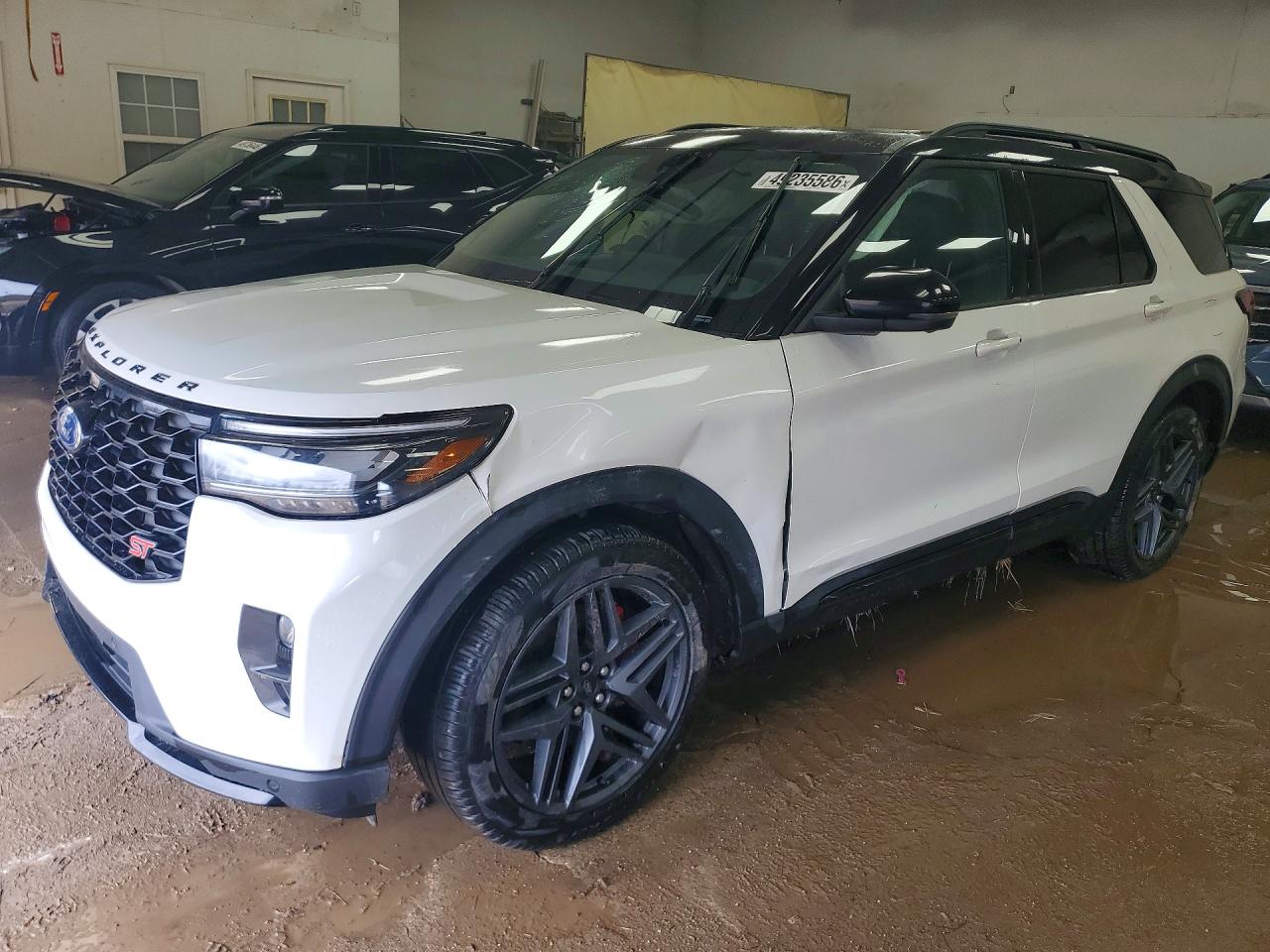 Salvage Ford Explorer Image