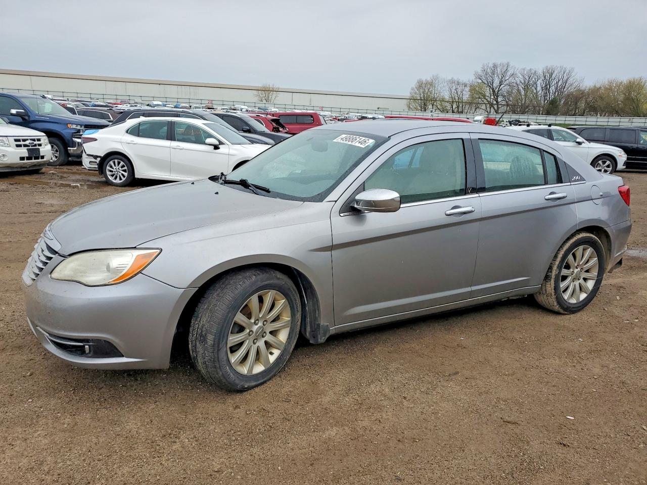 Salvage Chrysler 200 Image